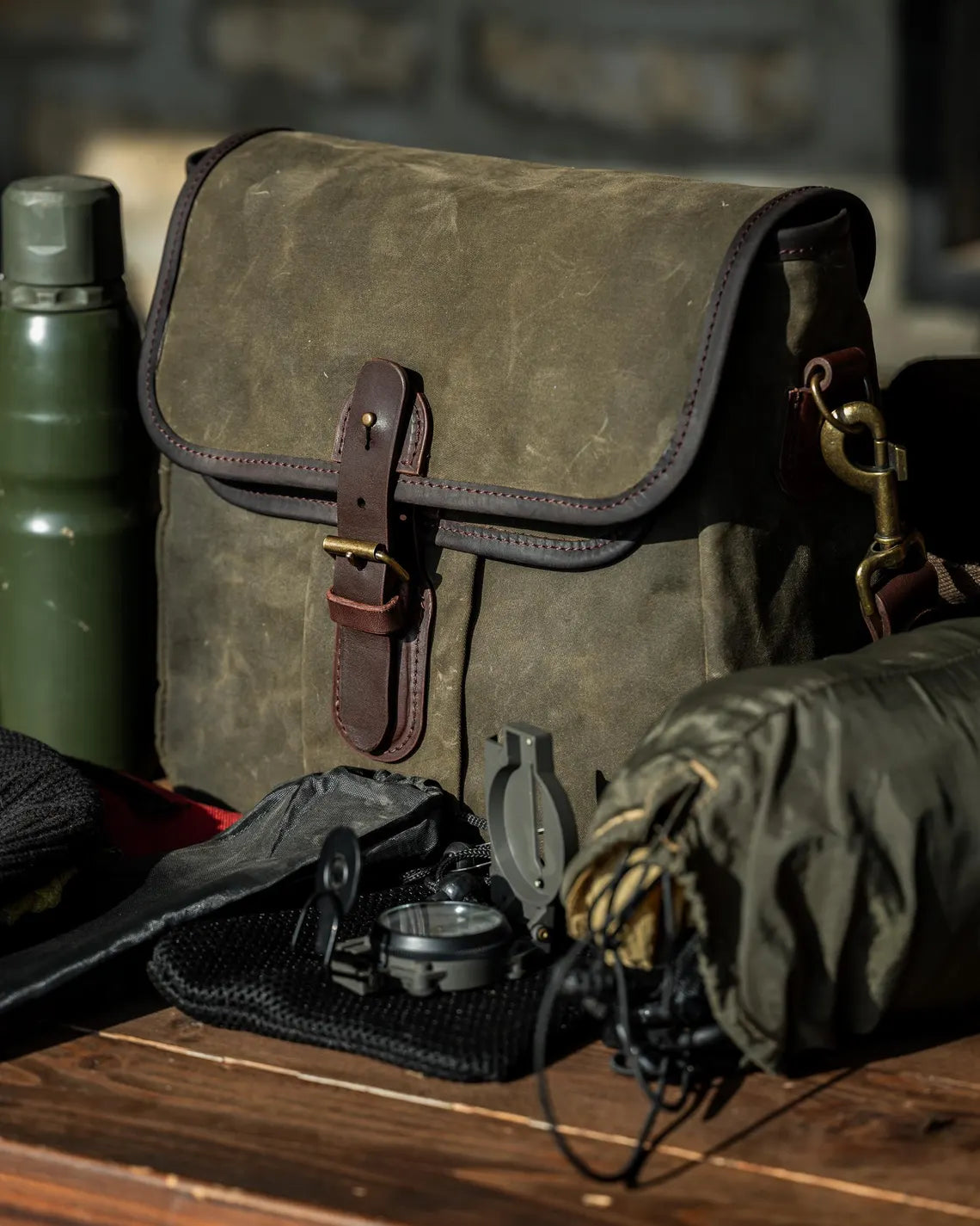 Waxed Canvas Field Bag in Khaki Green