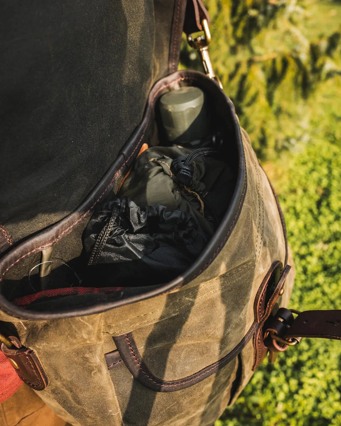 Waxed Canvas Field Bag in Khaki Green