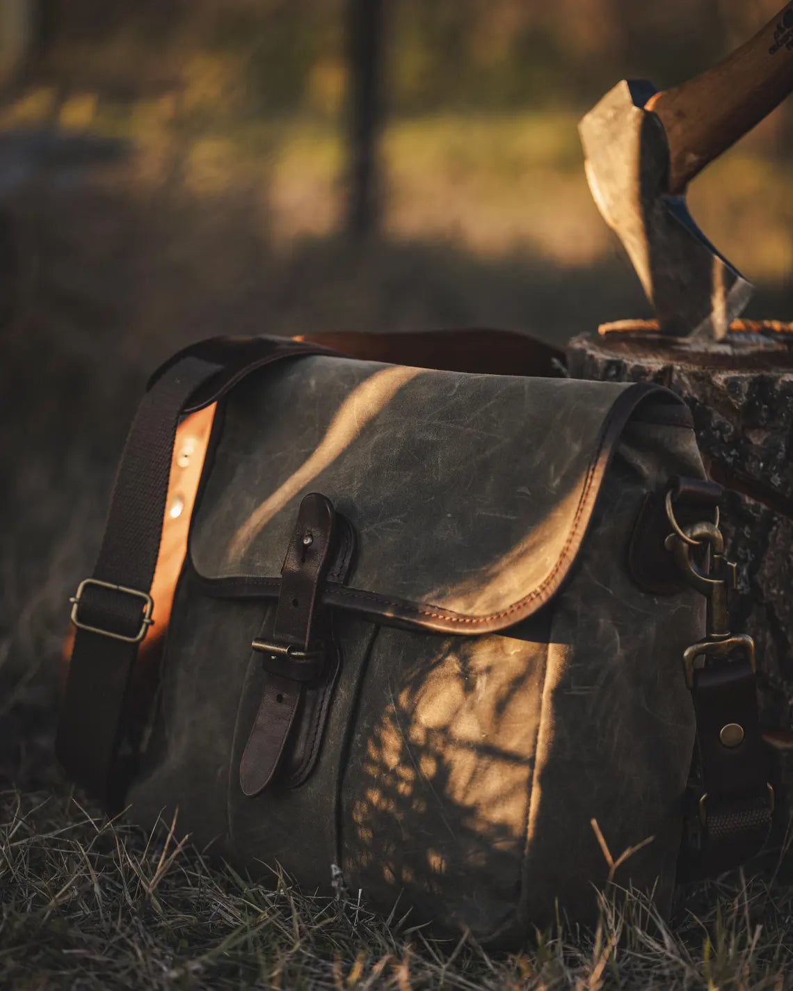 Waxed Canvas Field Bag in Khaki Green