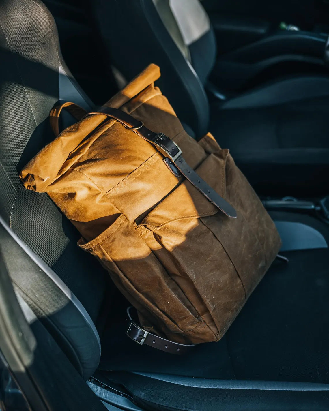 Oilskin Outdoor Roll Top Backpack in Coyote Desert