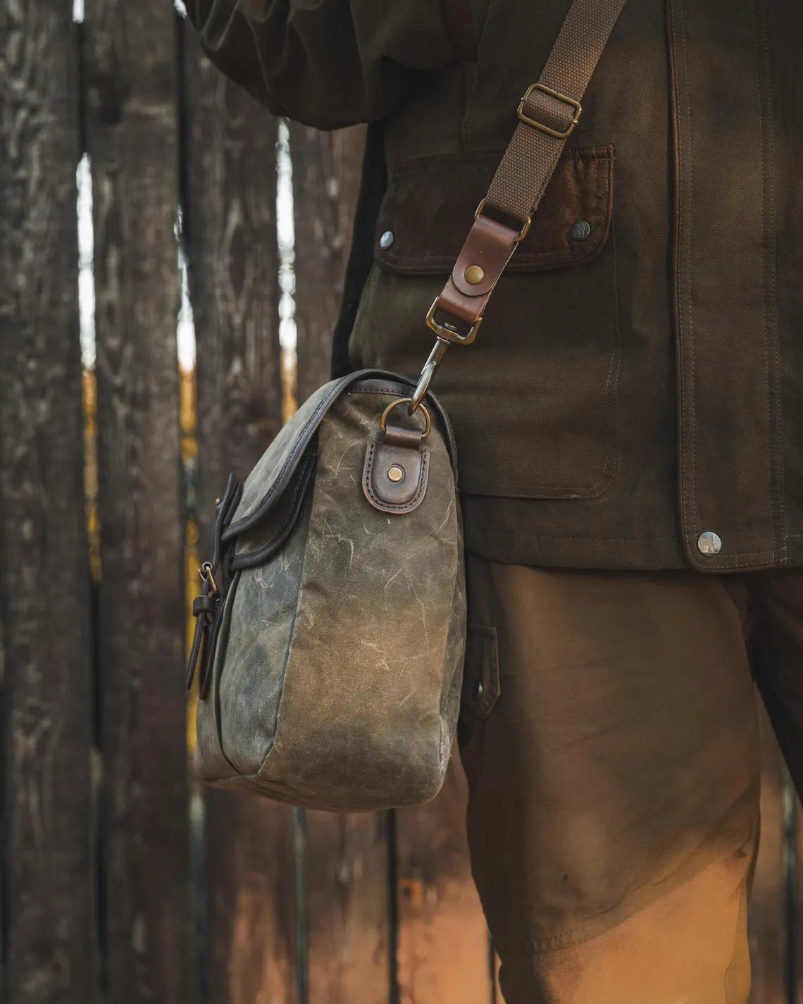 Waxed Canvas Field Bag in Khaki Green