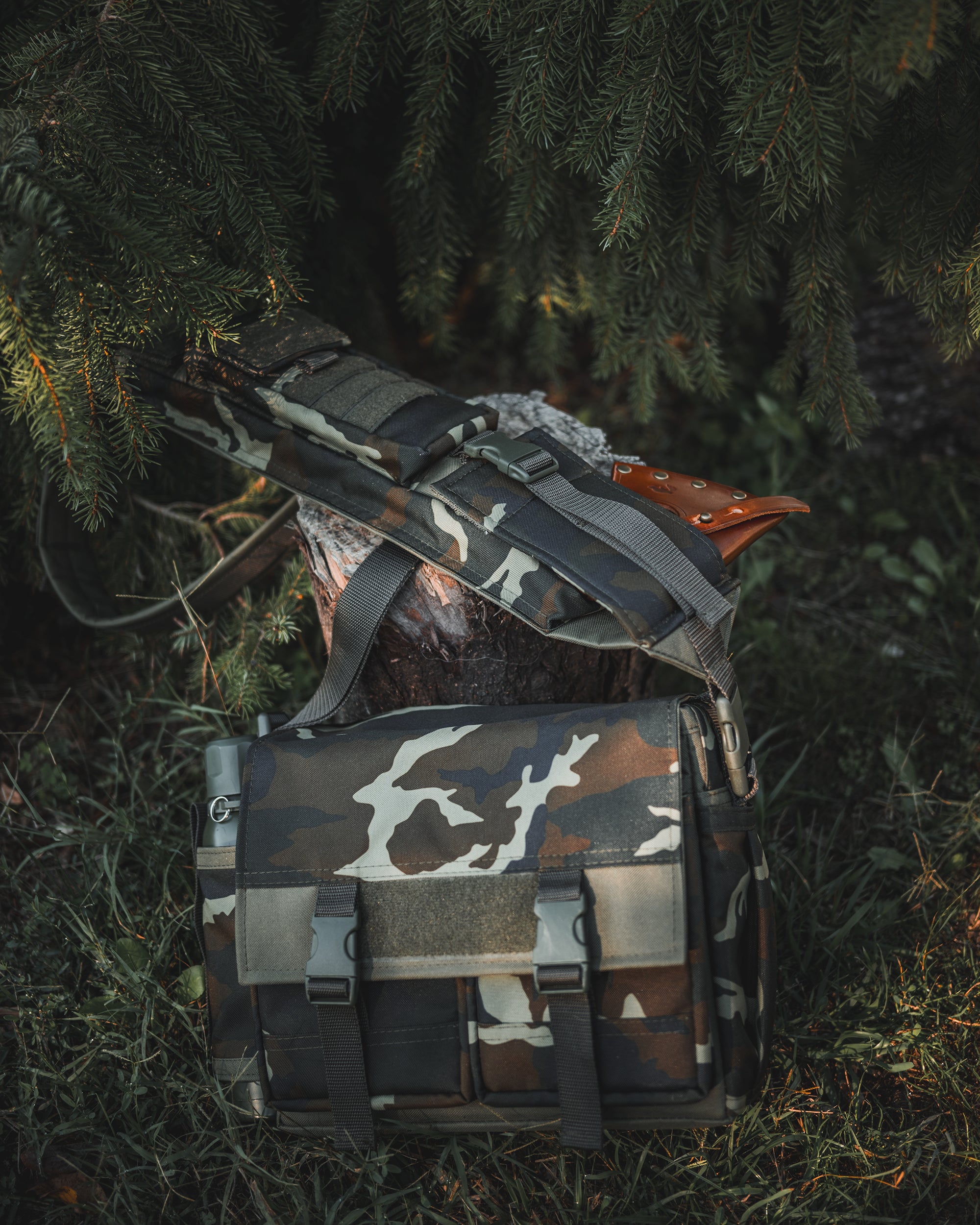 The Woodsman Sling N2 in Camouflage Green