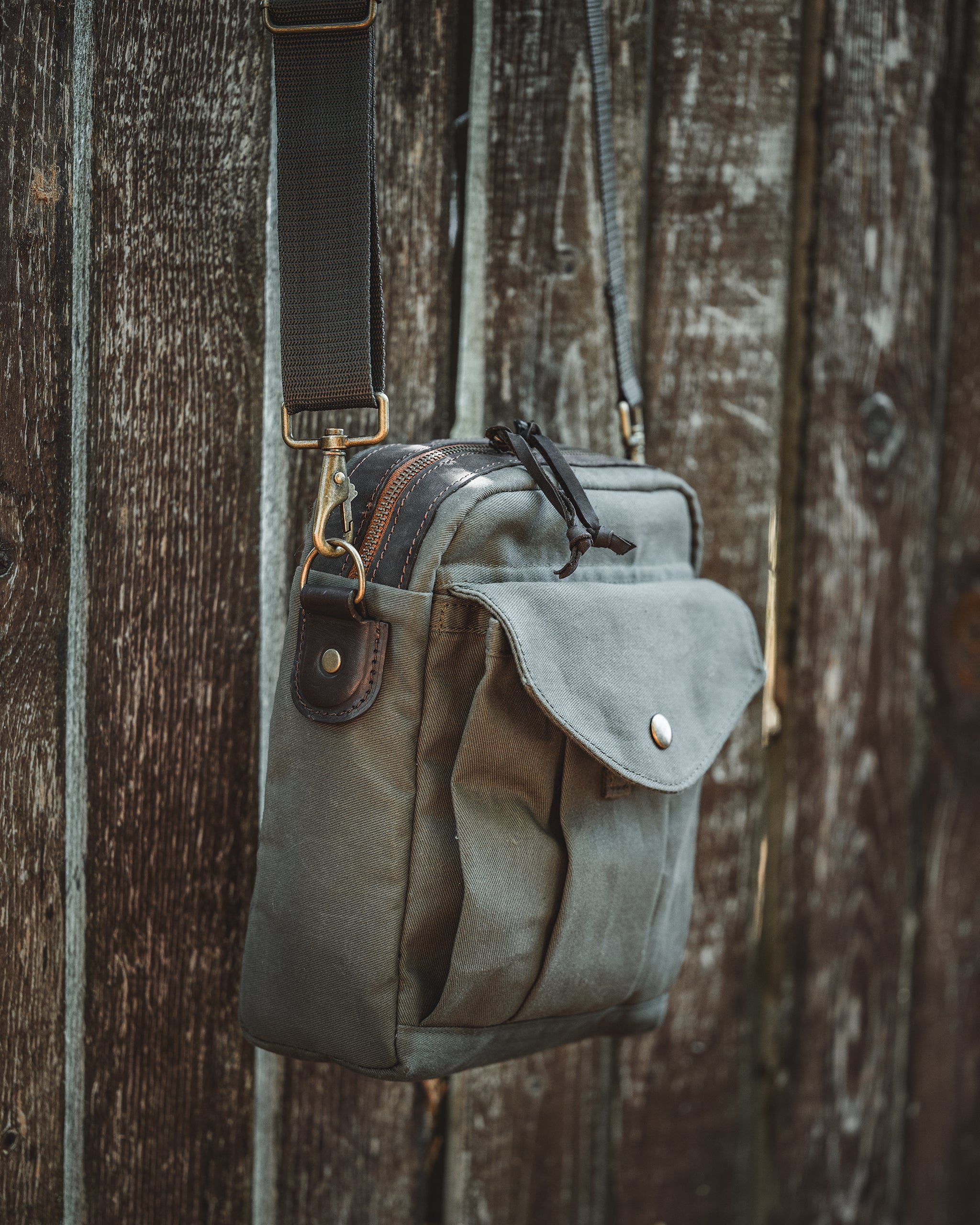 Dry Waxed Rugged Twill Canvas Man Bag
